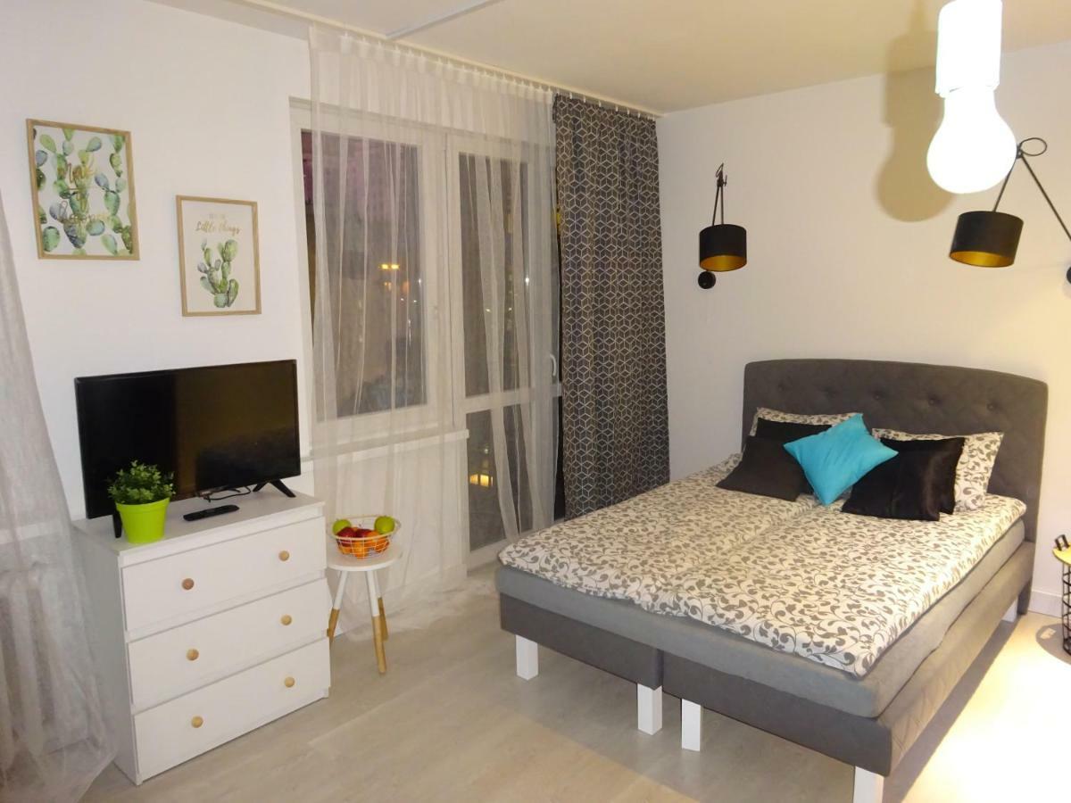 Apartament Nikola วอร์ซอ ภายนอก รูปภาพ