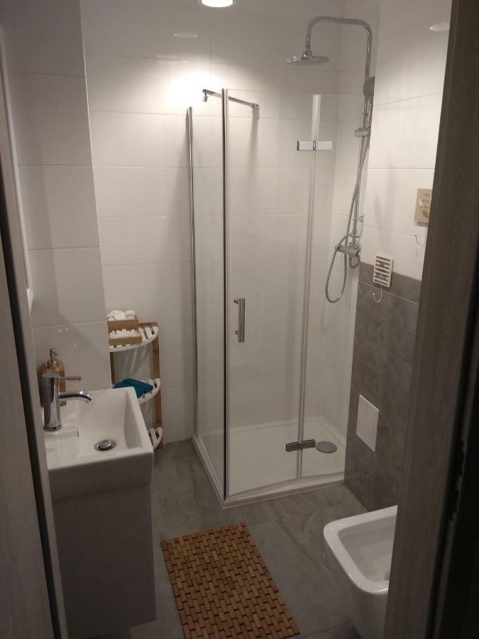 Apartament Nikola วอร์ซอ ภายนอก รูปภาพ